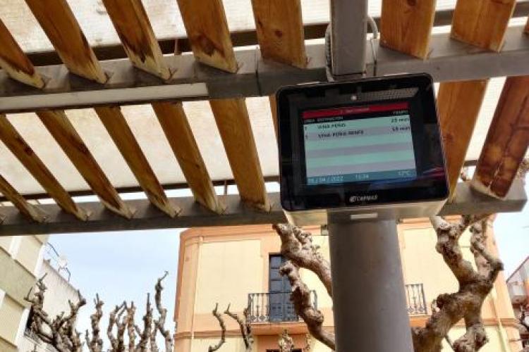 La Generalitat instala en las paradas de bus pantallas con información de los tiempos de espera
