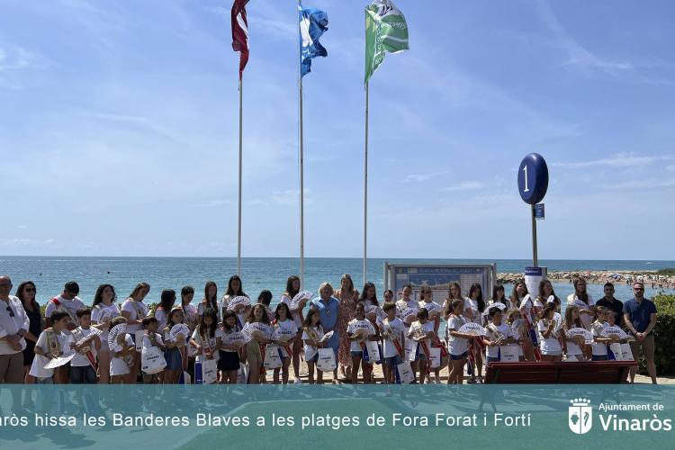 Vinaròs iza las Banderas Azules en las playas de Fora del Forat y Fortí